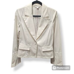 Diane Von Furstenberg Stunning White Blazer size 6